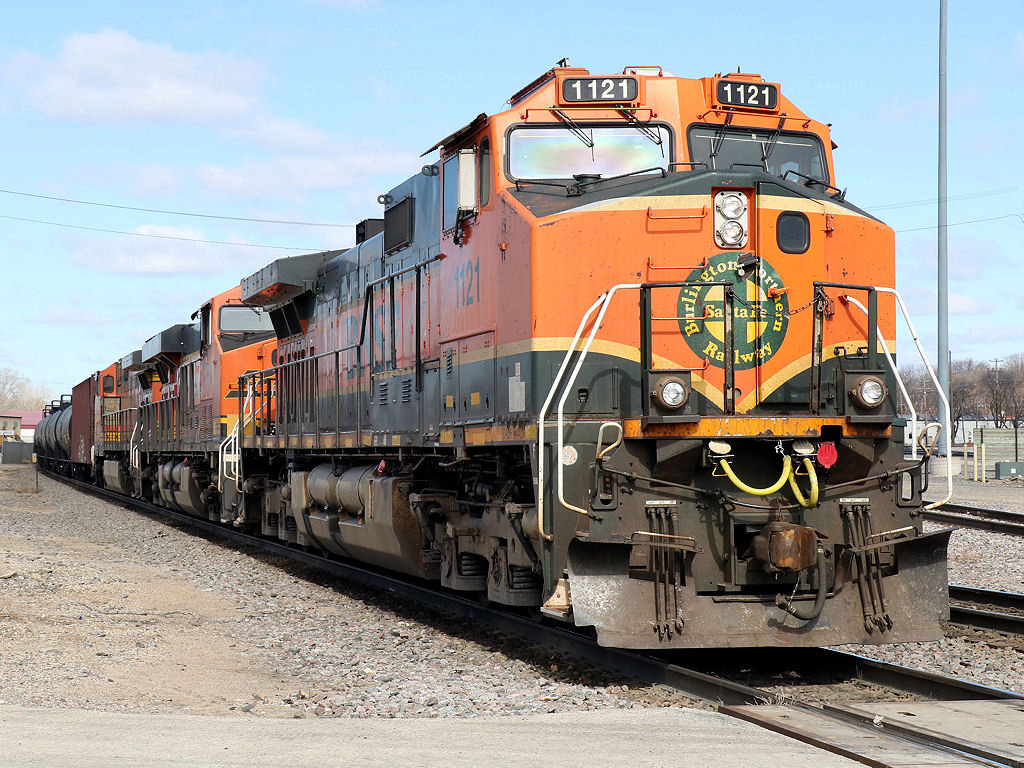 BNSF 1121